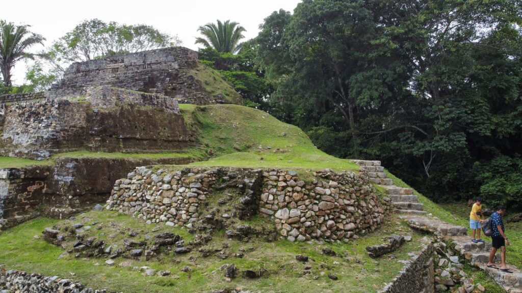 Echoes of the Maya (3)